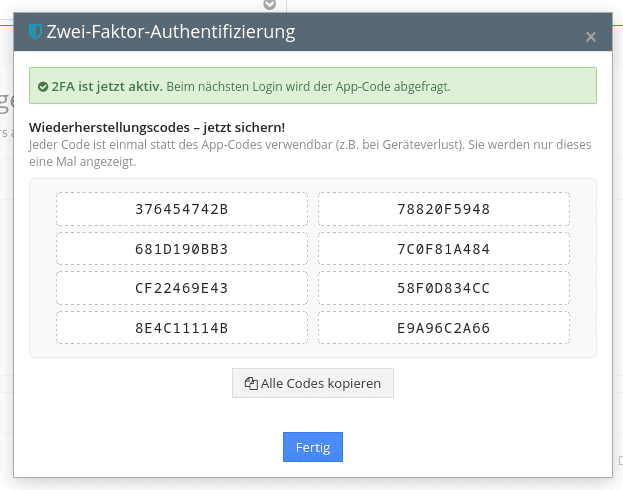 Bestätigung der 2FA-Aktivierung mit acht Feldern für Wiederherstellungscodes und der Funktion Alle Codes kopieren